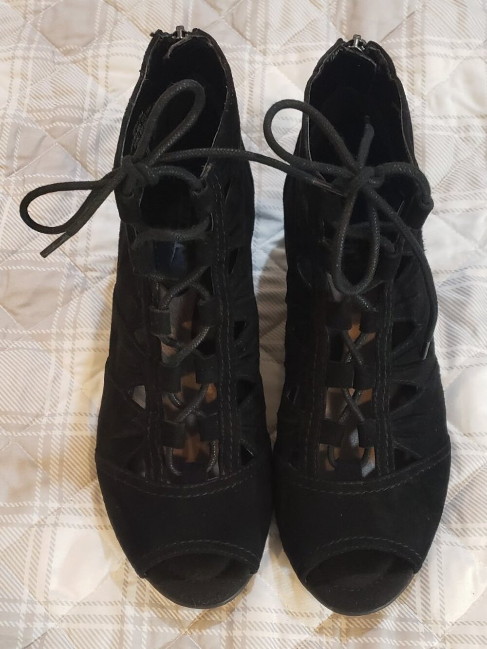 Earth Aurora Women's Black Suede Peep Toe Bootie Sandals Size 7.5